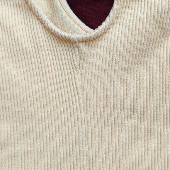 Crop Top - Picture 5 of 8